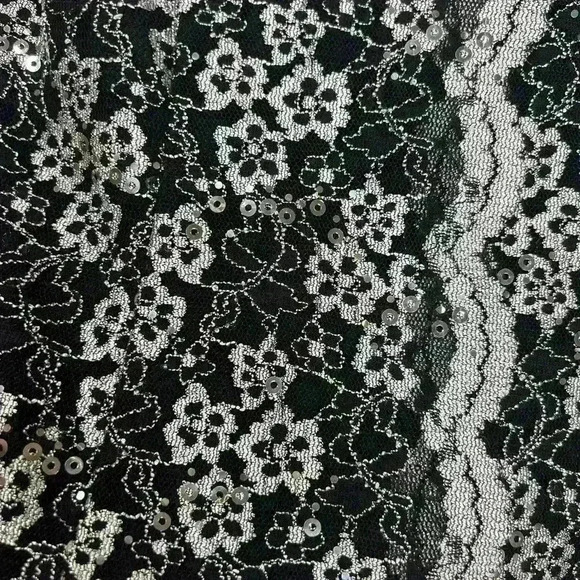 Alex Evenings 3/4 Sleeve Embroidered Blouse Black Silver Sequins Size Medium - Picture 11 of 11